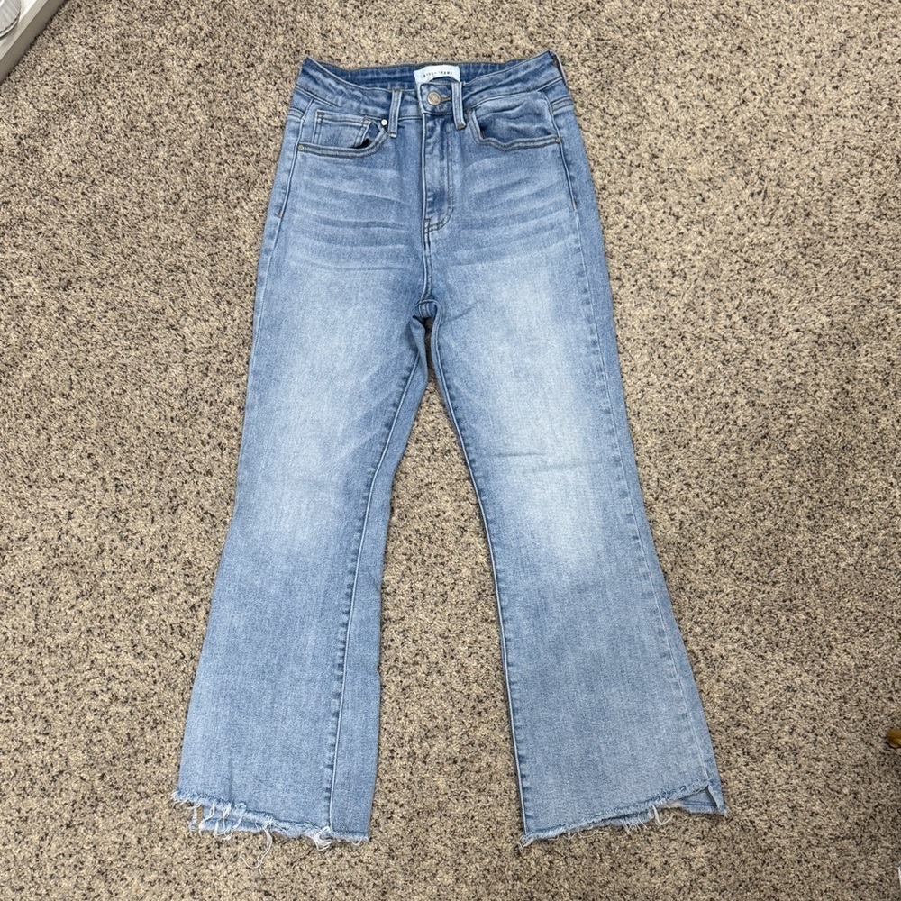 Risen Cropped Flare Jeans
